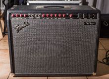 Fender Twin Red Knobs