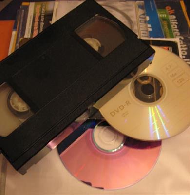 VHS/VHS-C MiniDV VIDEO8/SUPER8 NEGATIVI/DIAPOSITIVE Convers