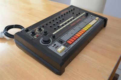 Roland TR-808 Rhythm Composer Drummachine