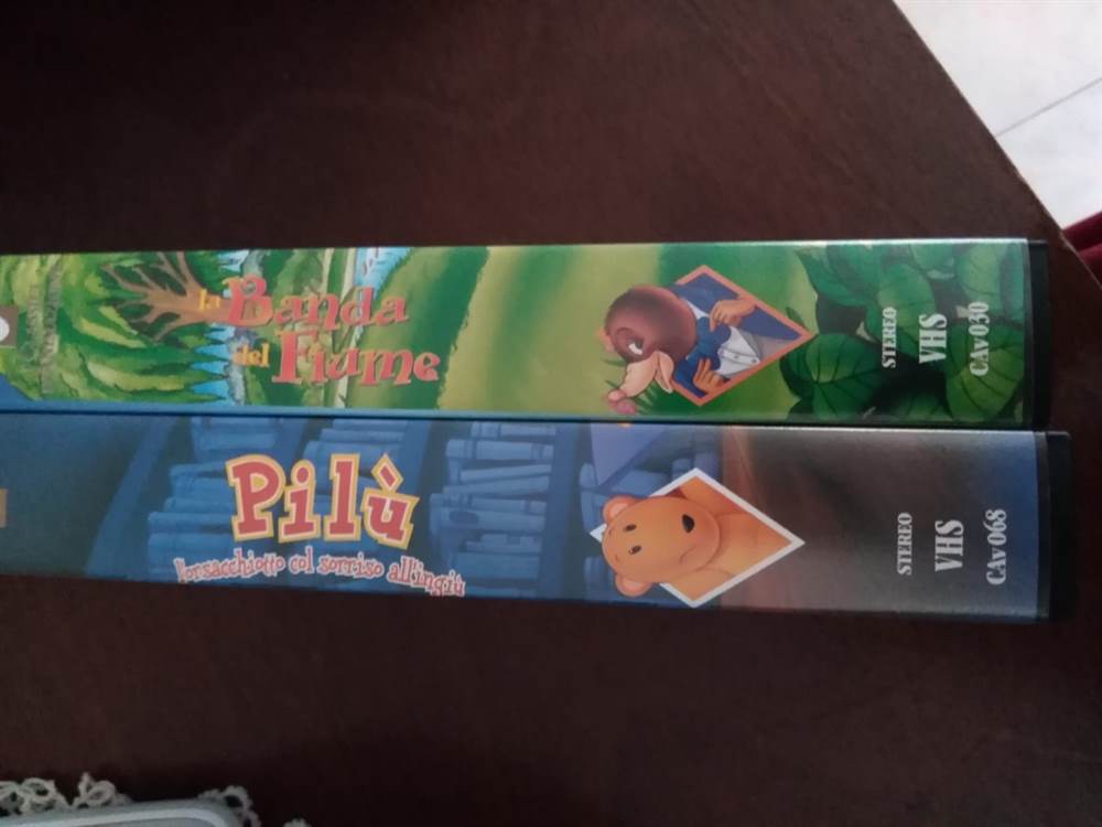 VIDEOCASSETTE ORIGINALI cartoni animati e commedie