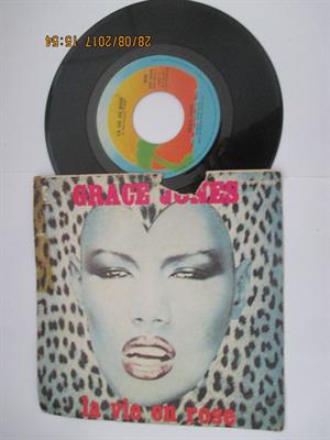 GRACE JONES - LA VIE EN ROSE